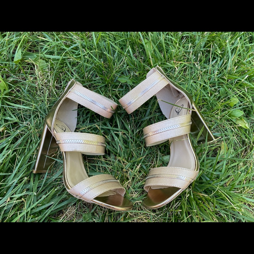 Rose gold Windsor heels